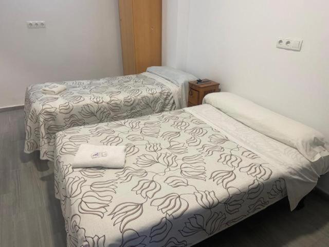 Habitaciones Familiares Con Bano Privado Lf - Sin Ascensor Сарагоса Стая снимка